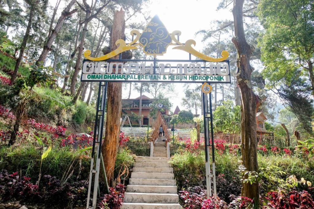 Oyo1175厄玛卓沃度假村 Magetan 外观 照片